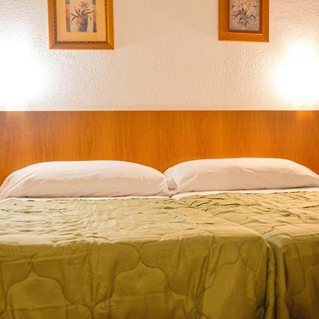 Hostal Gran Via Levante Torrevieja Eksteriør billede