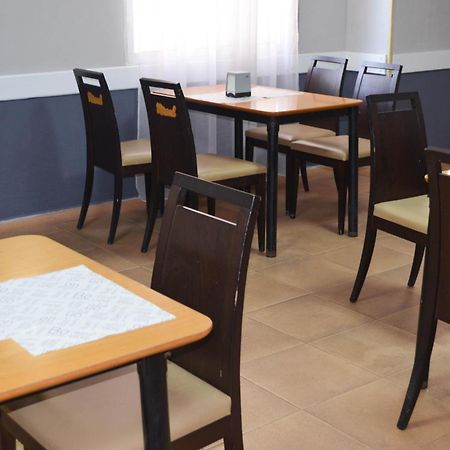 Hostal Gran Via Levante Torrevieja Eksteriør billede