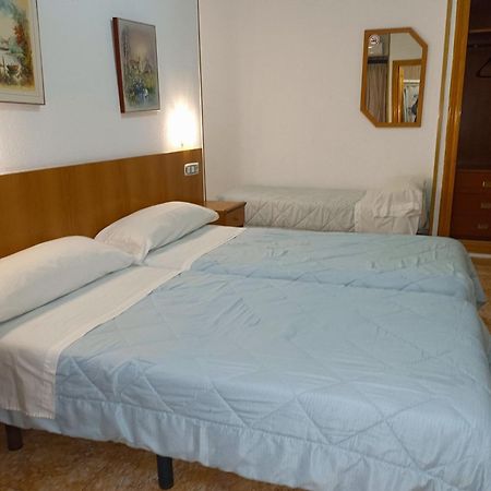 Hostal Gran Via Levante Torrevieja Eksteriør billede