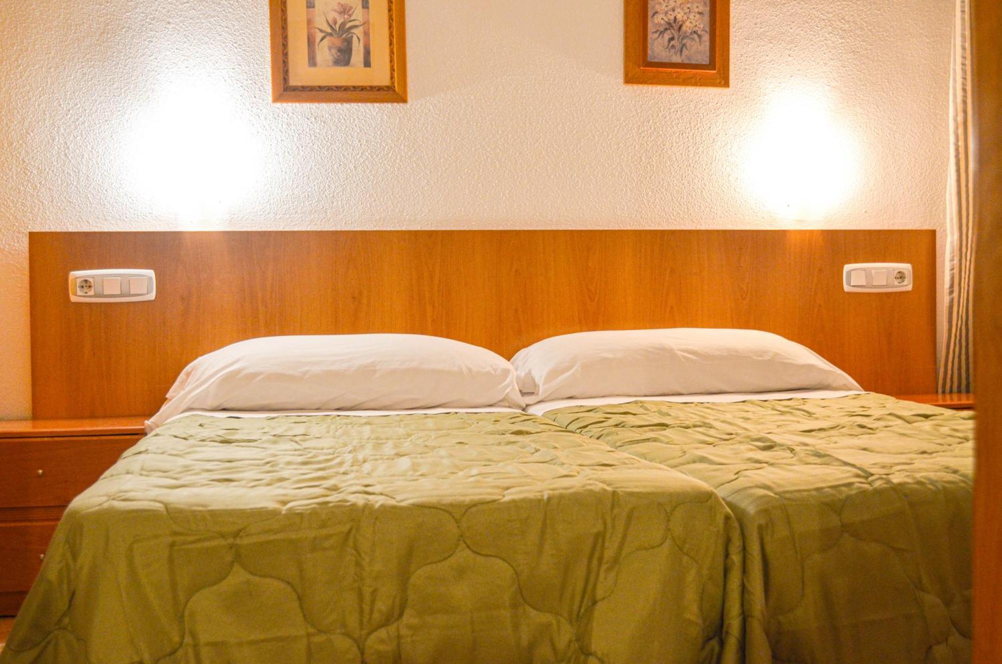 Hostal Gran Via Levante Torrevieja Eksteriør billede
